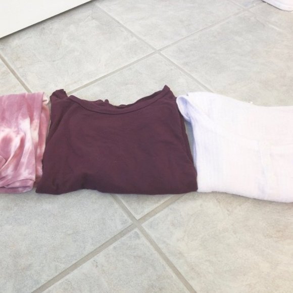 LIKE NEW 3 Random Clothes Bundle / Short Sleeve and Long Sleeve Bundle - Picture 5 of 5